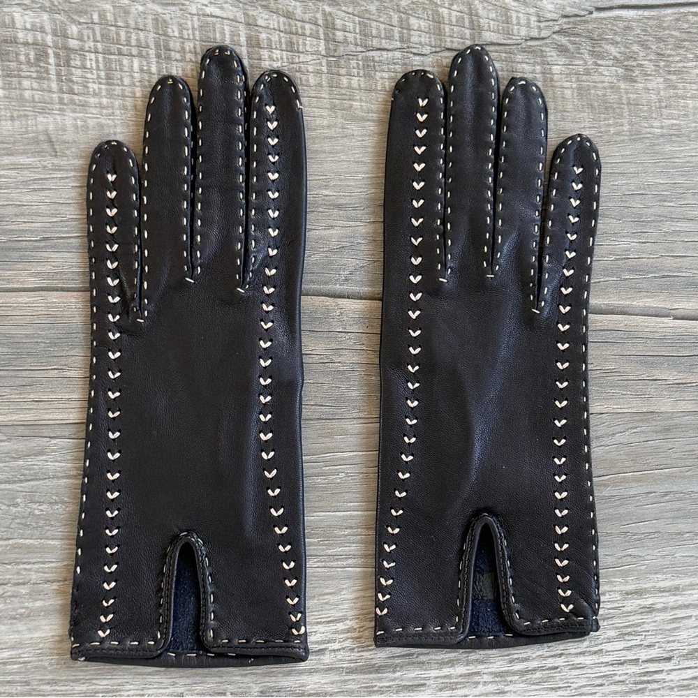 Vintage Leather Whipstitched Driving Gloves in Navy (size XS) - Picture 2 of 11